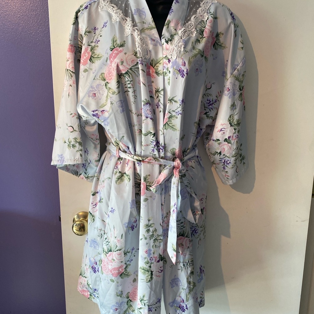 Apt. 9 Blue and Pink Floral Robe Intimates Sleepwear Size Medium